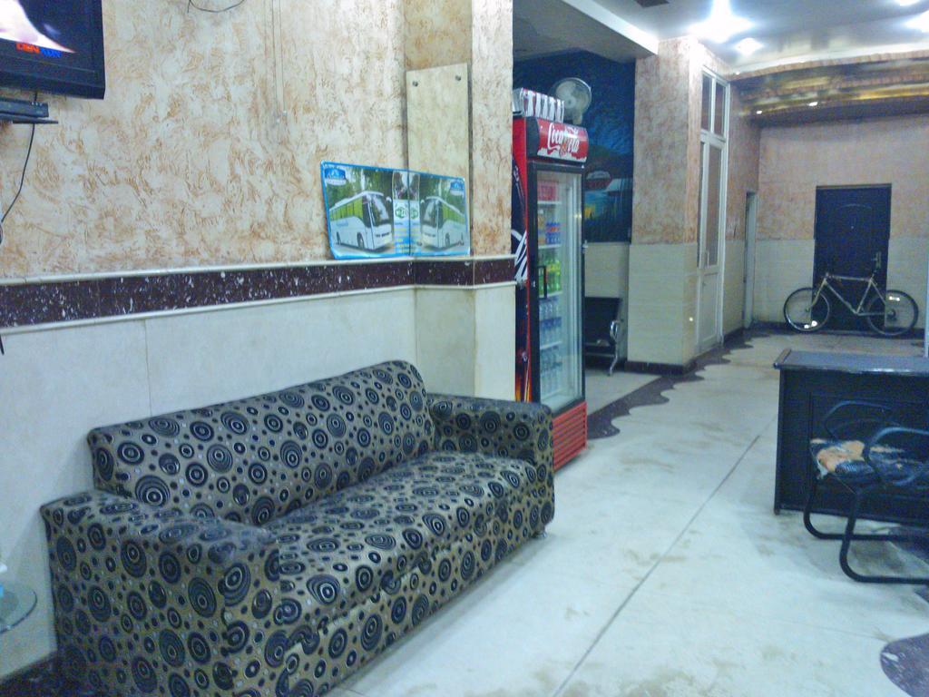 Hotel Hridey Inn New Delhi Buitenkant foto